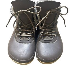 Crocs Winter Boots – Insulated and Lined– Brown– Women’s 9 / Men’s 7